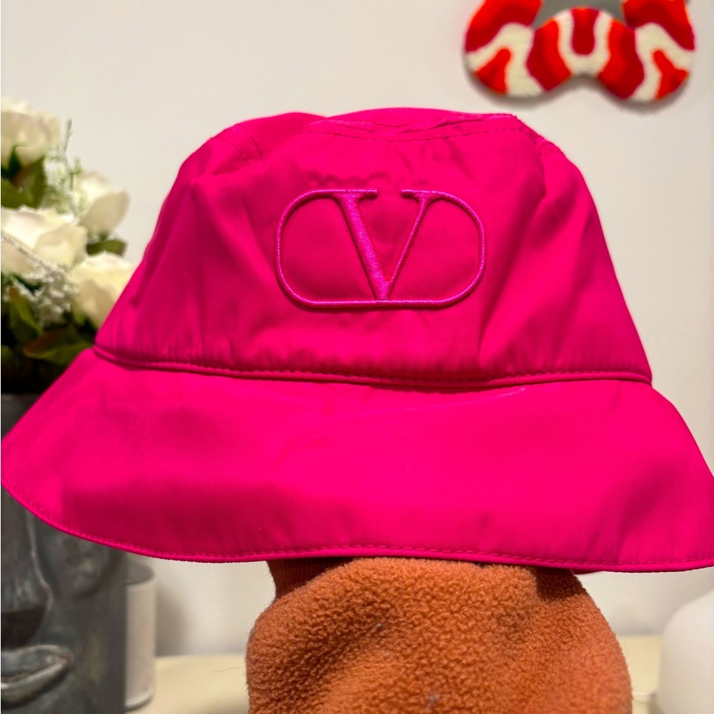 Valentino bucket hat